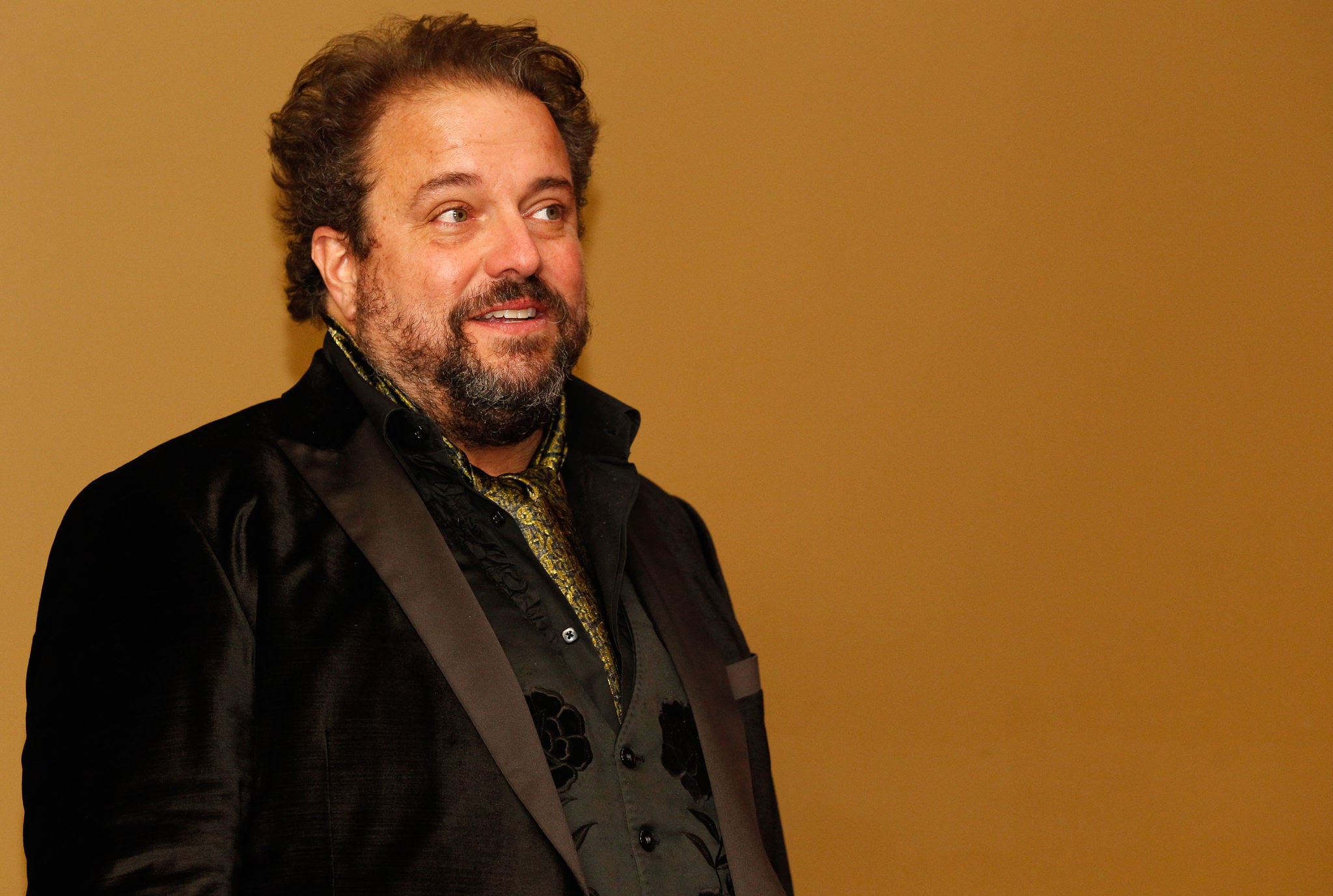 Raul Malo Dies at 60: The Mavericks’ Grammy-Winning Singer Passes Away