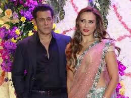 Iulia Vantur with salman khan
